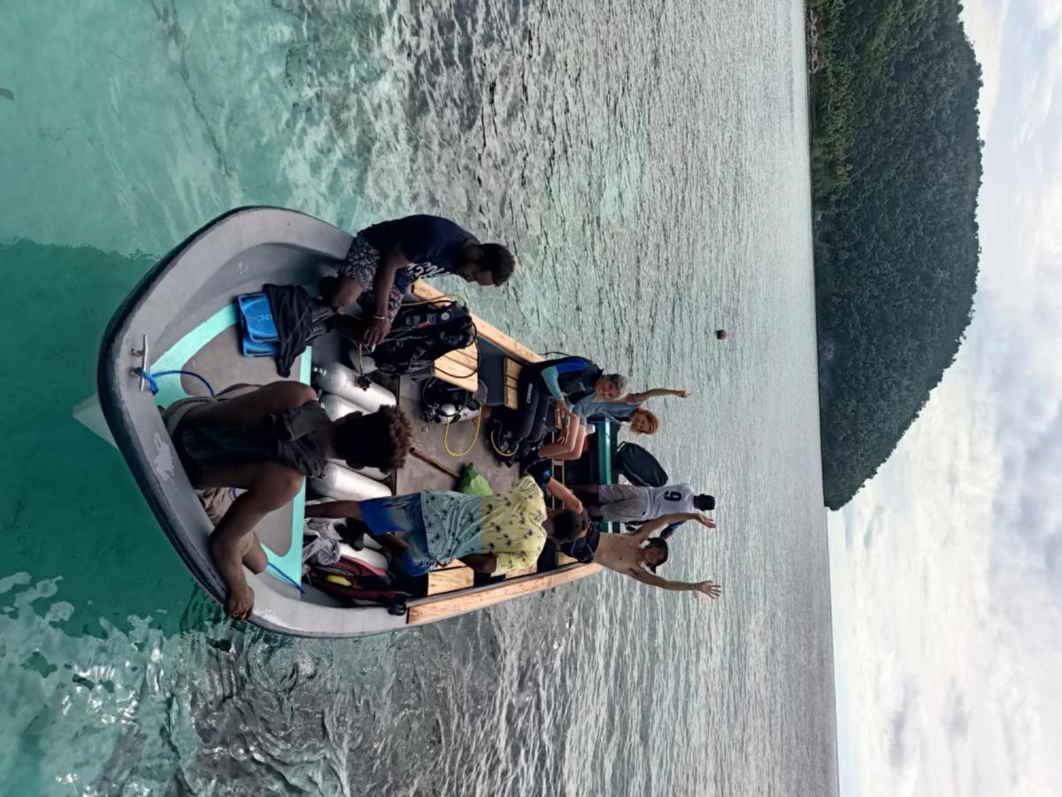 Warahnus Dive Homestay Kri Экстерьер фото